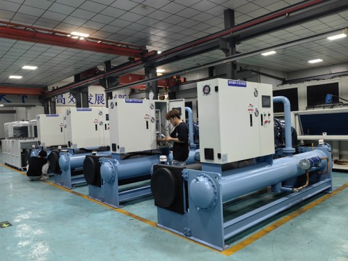 水冷式冷水機組的費用組成估算